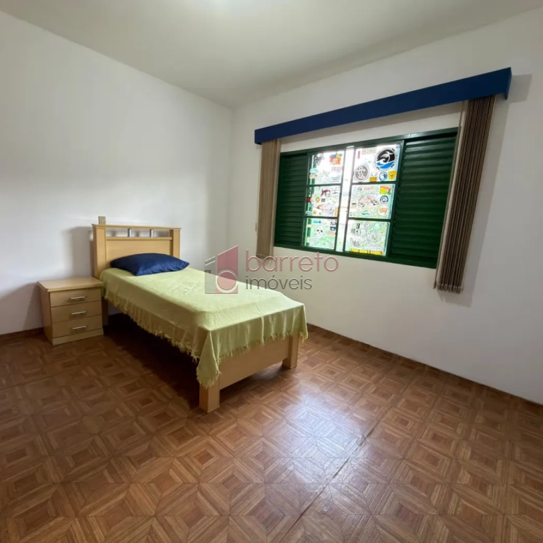 CASA COM 04 DORMITÓRIOS À VENDA EM CAMPO LIMPO PAULISTA/SP