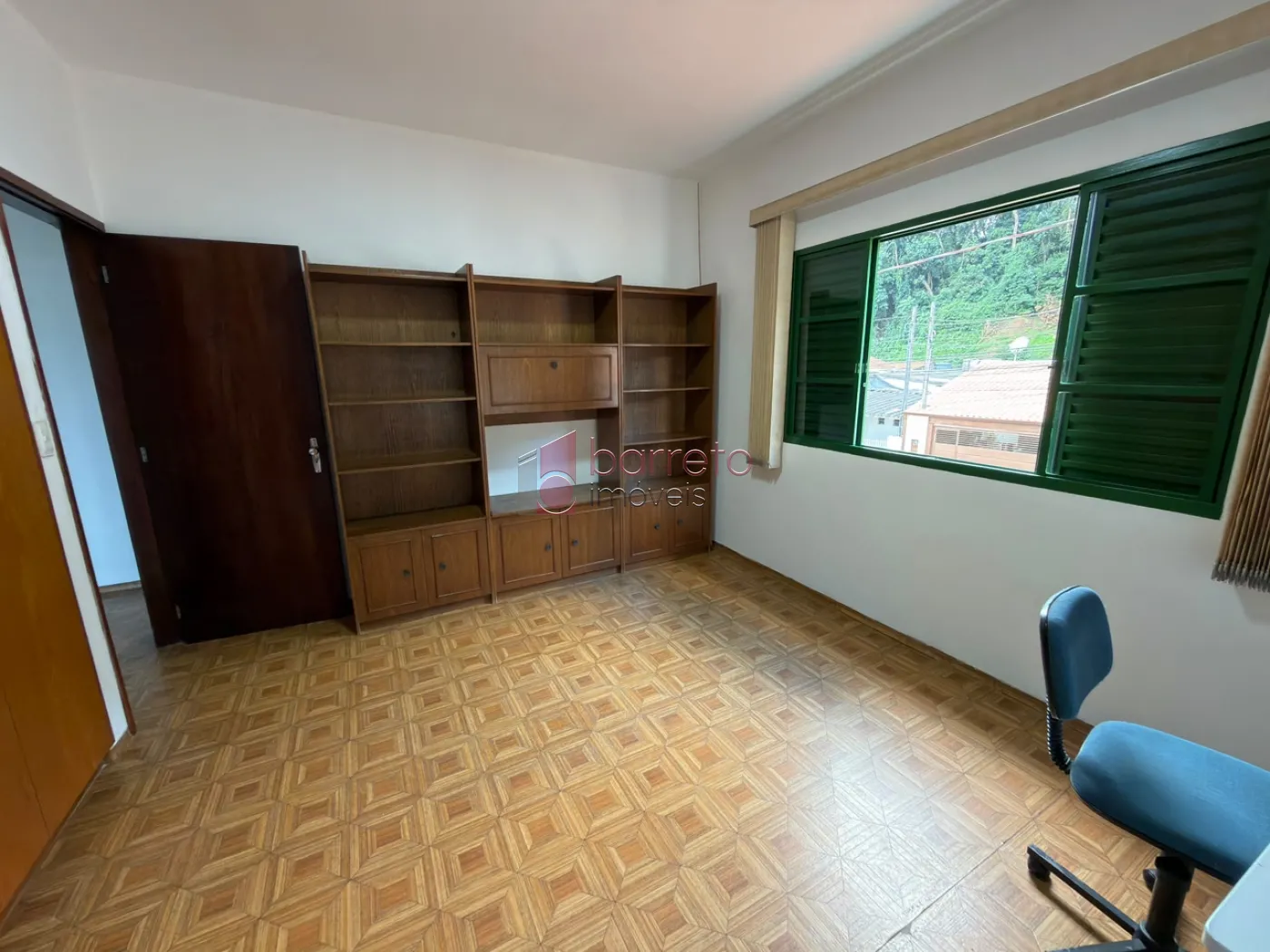 CASA COM 04 DORMITÓRIOS À VENDA EM CAMPO LIMPO PAULISTA/SP