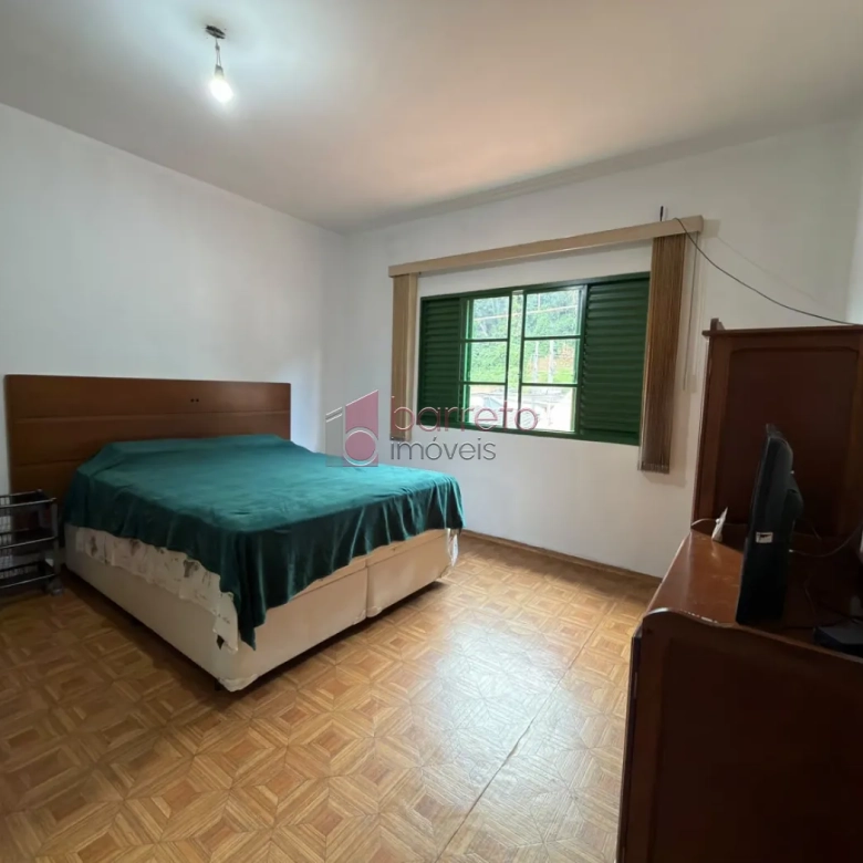 CASA COM 04 DORMITÓRIOS À VENDA EM CAMPO LIMPO PAULISTA/SP