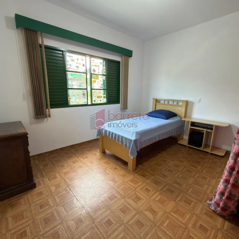 CASA COM 04 DORMITÓRIOS À VENDA EM CAMPO LIMPO PAULISTA/SP