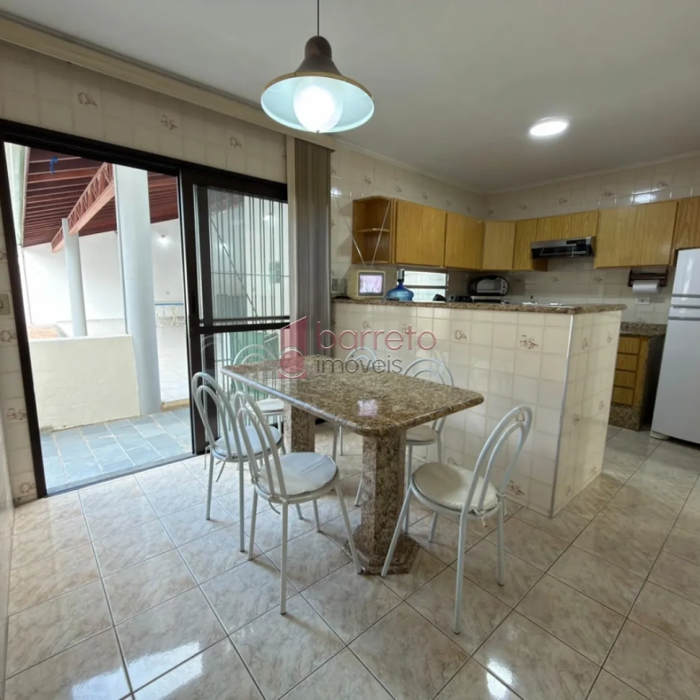 CASA COM 04 DORMITÓRIOS À VENDA EM CAMPO LIMPO PAULISTA/SP