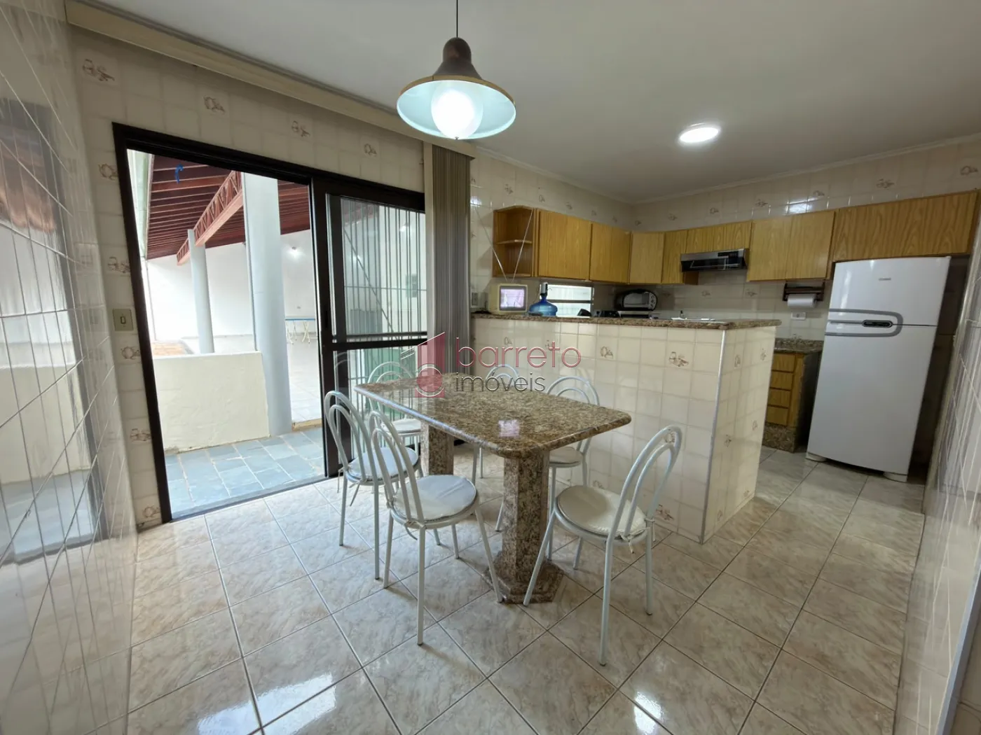 CASA COM 04 DORMITÓRIOS À VENDA EM CAMPO LIMPO PAULISTA/SP