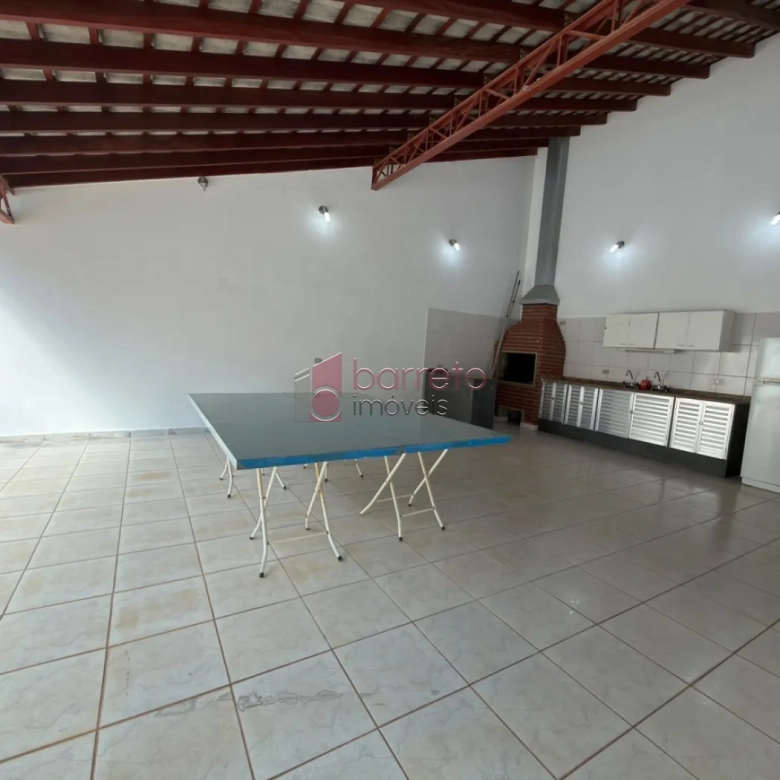 CASA COM 04 DORMITÓRIOS À VENDA EM CAMPO LIMPO PAULISTA/SP
