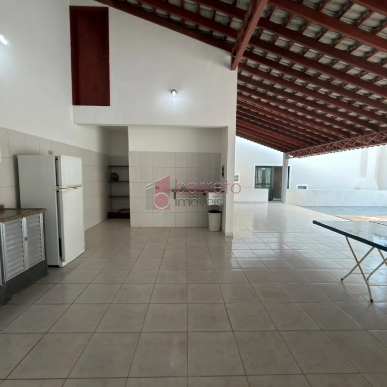 CASA COM 04 DORMITÓRIOS À VENDA EM CAMPO LIMPO PAULISTA/SP