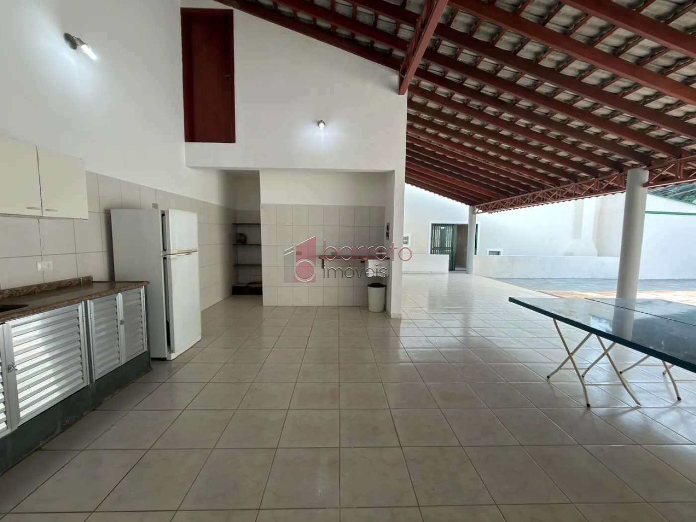 CASA COM 04 DORMITÓRIOS À VENDA EM CAMPO LIMPO PAULISTA/SP