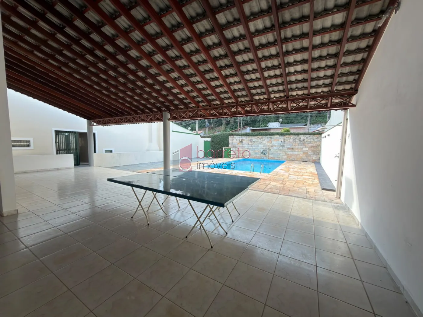 CASA COM 04 DORMITÓRIOS À VENDA EM CAMPO LIMPO PAULISTA/SP
