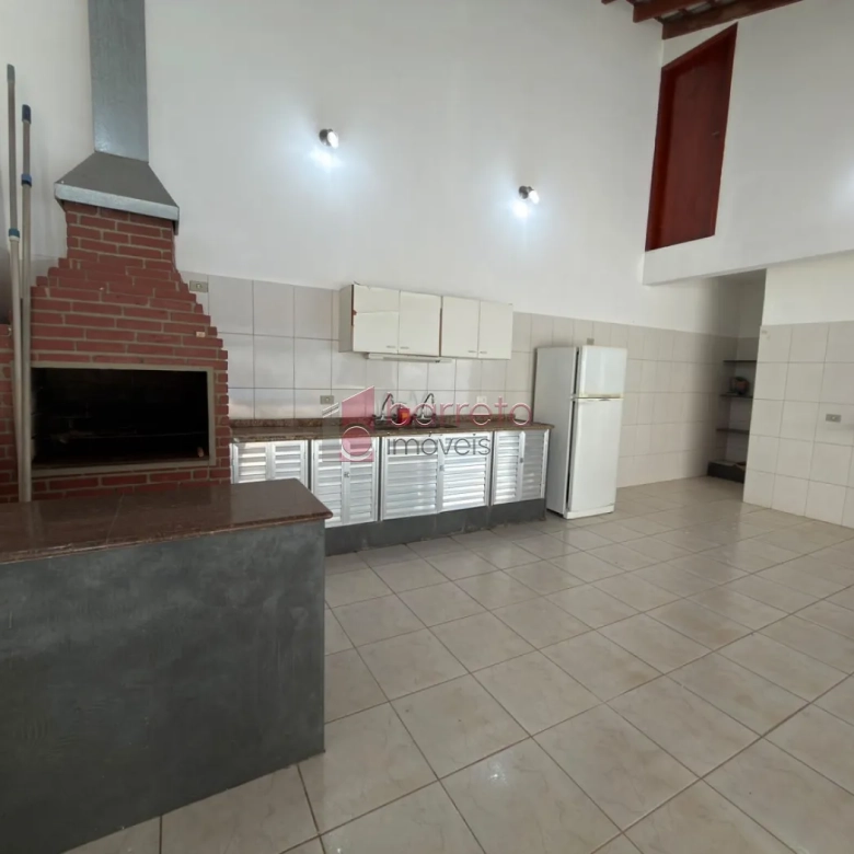 CASA COM 04 DORMITÓRIOS À VENDA EM CAMPO LIMPO PAULISTA/SP