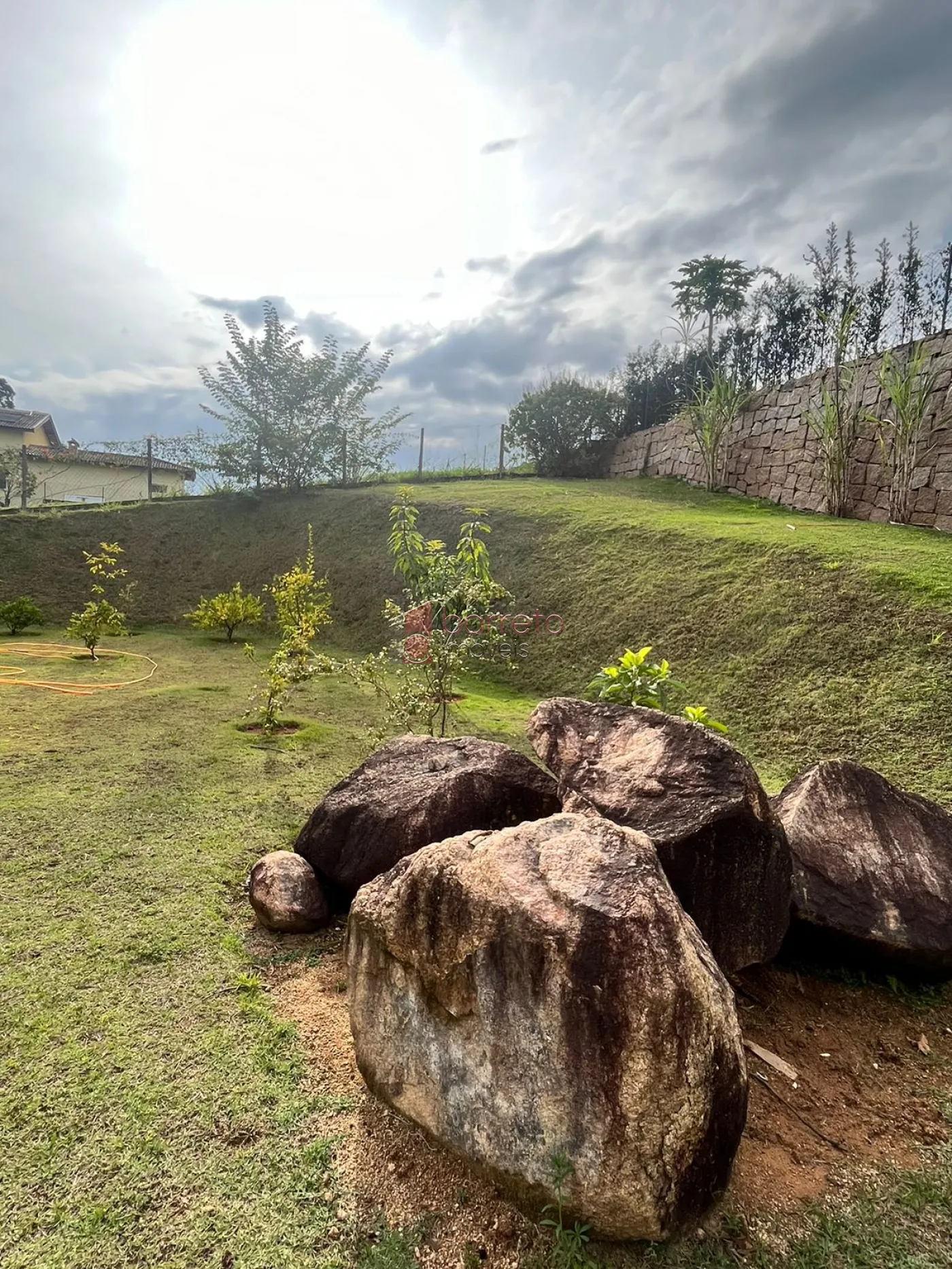 CASA TÉRREA À VENDA NO CONDOMÍNO COLINAS DE INHANDJARA EM ITUPEVA/SP