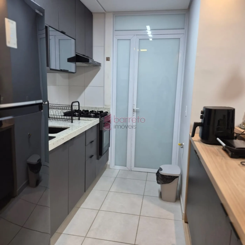 APARTAMENTO À VENDA NO CONDOMÍNIO LIFE NO BAIRRO ENGORDADOURO EM JUNDIAÍ/SP