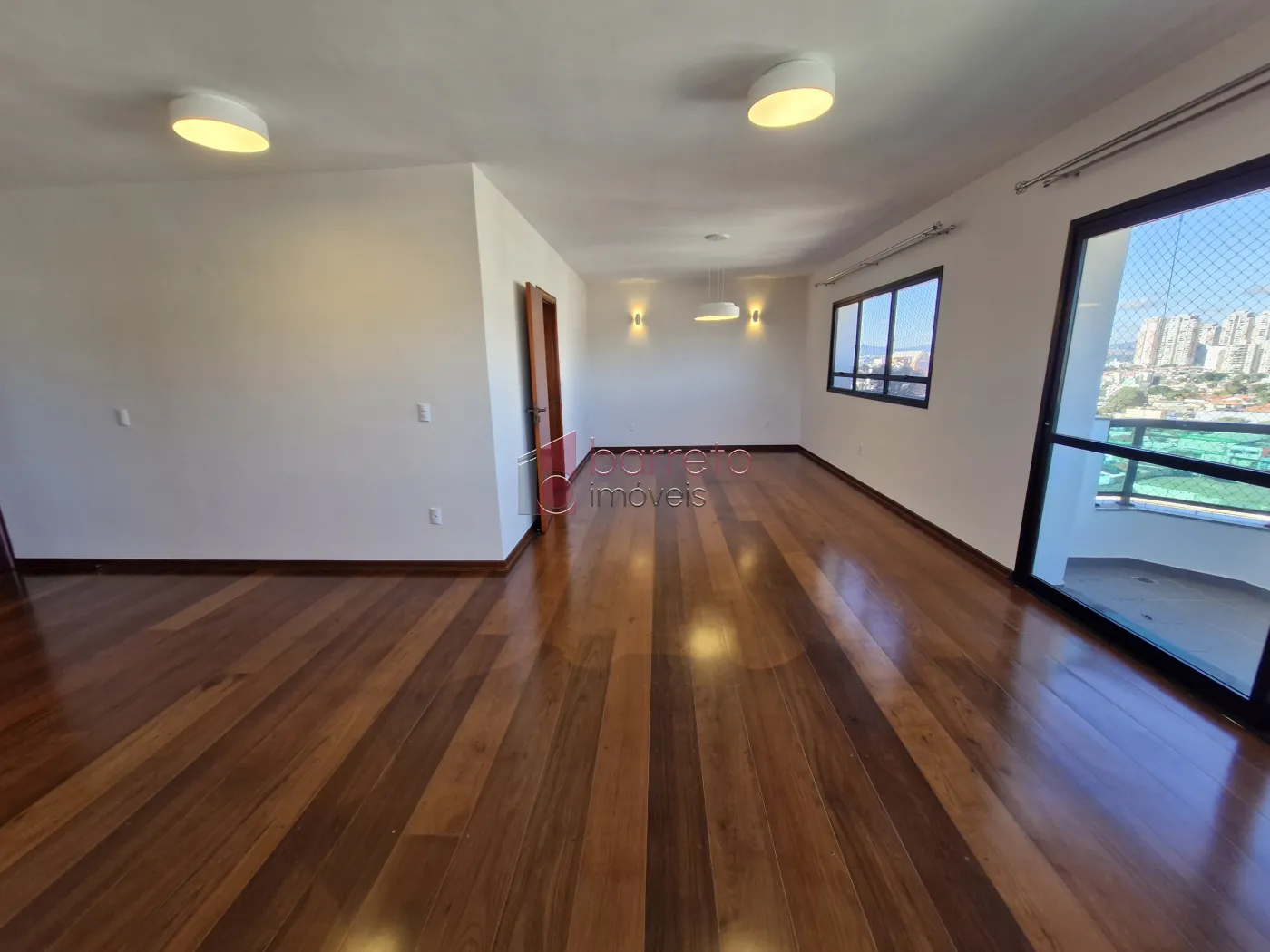 APARTAMENTO PARA LOCAÇÃO NO CONDOMÍNIO TOUR DE VERSAILLES – JUNDIAÍ/SP