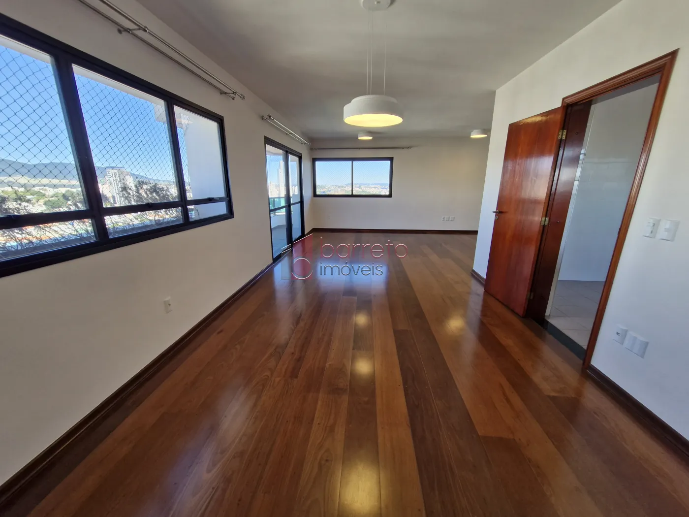 APARTAMENTO PARA LOCAÇÃO NO CONDOMÍNIO TOUR DE VERSAILLES – JUNDIAÍ/SP