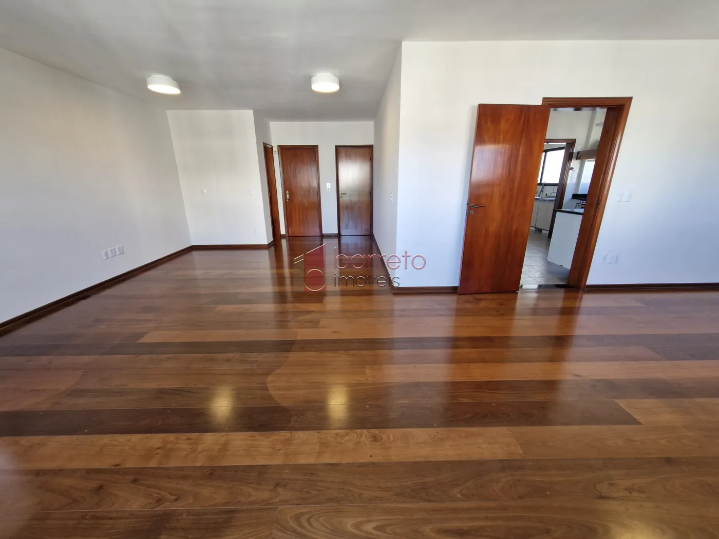 APARTAMENTO PARA LOCAÇÃO NO CONDOMÍNIO TOUR DE VERSAILLES – JUNDIAÍ/SP