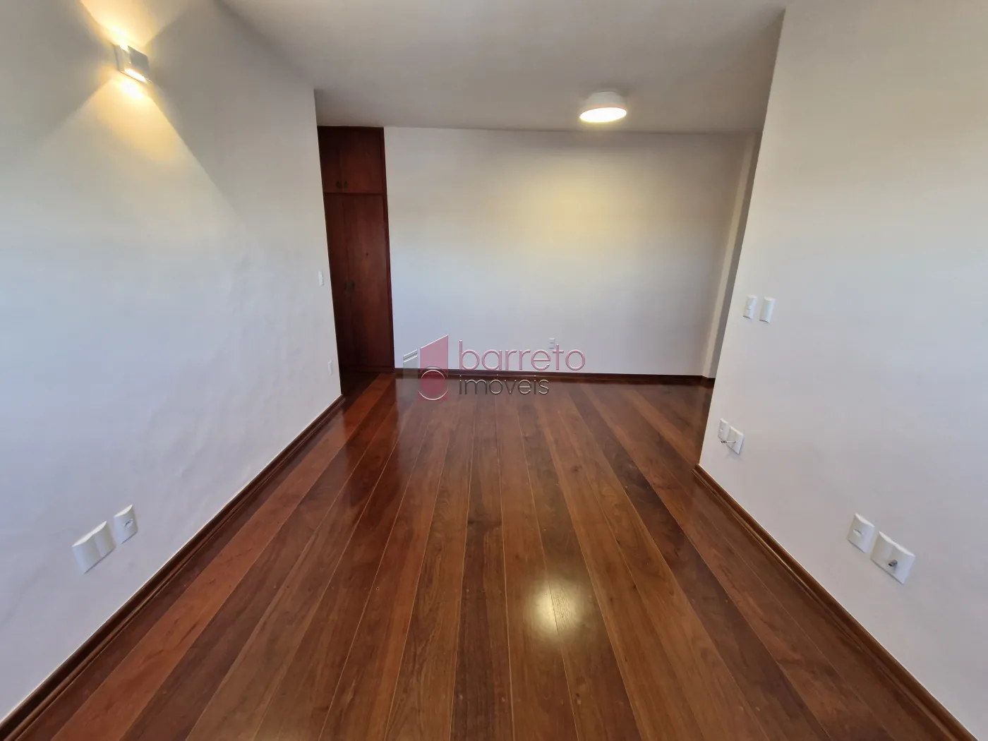 APARTAMENTO PARA LOCAÇÃO NO CONDOMÍNIO TOUR DE VERSAILLES – JUNDIAÍ/SP
