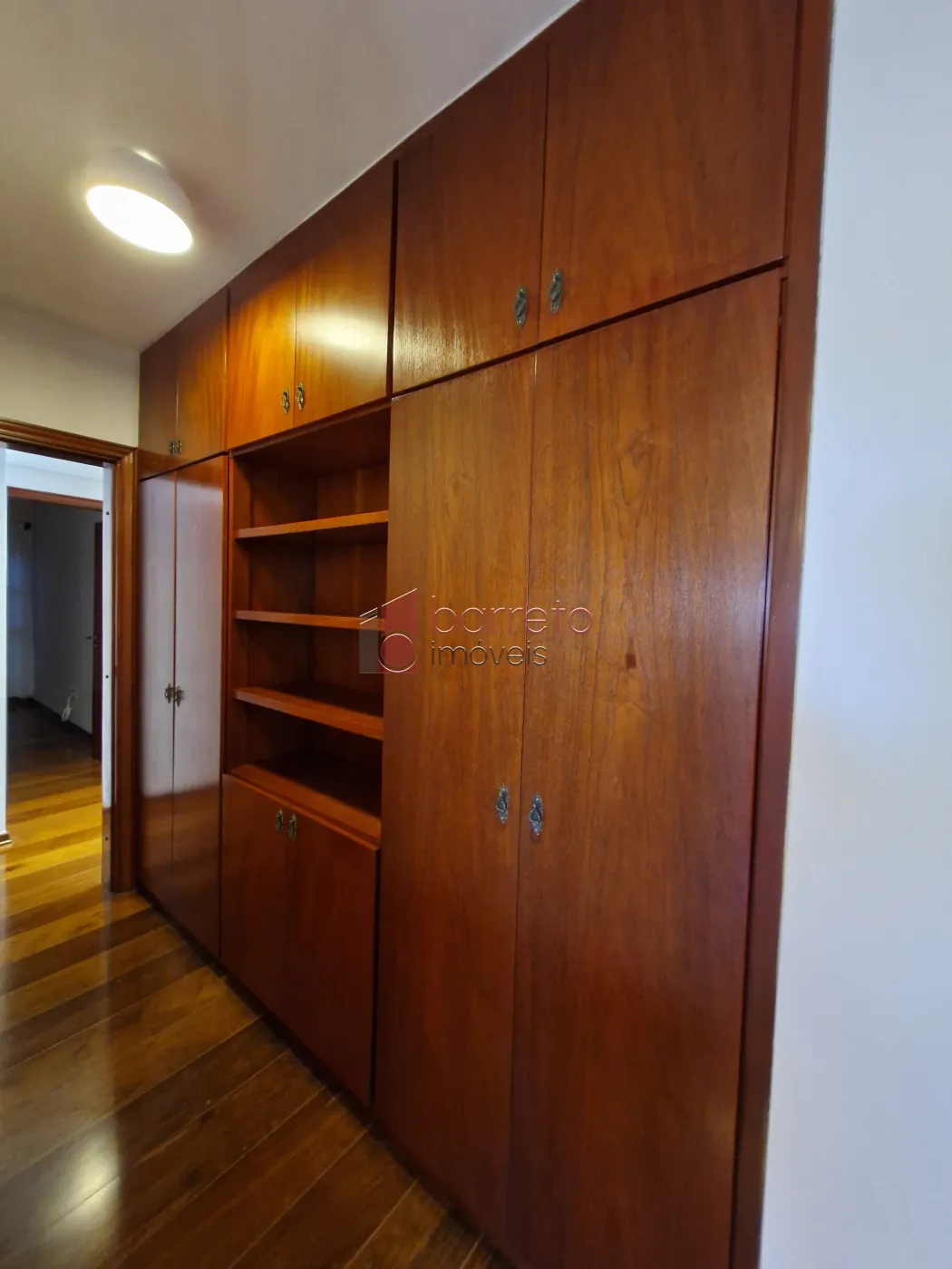 APARTAMENTO PARA LOCAÇÃO NO CONDOMÍNIO TOUR DE VERSAILLES – JUNDIAÍ/SP