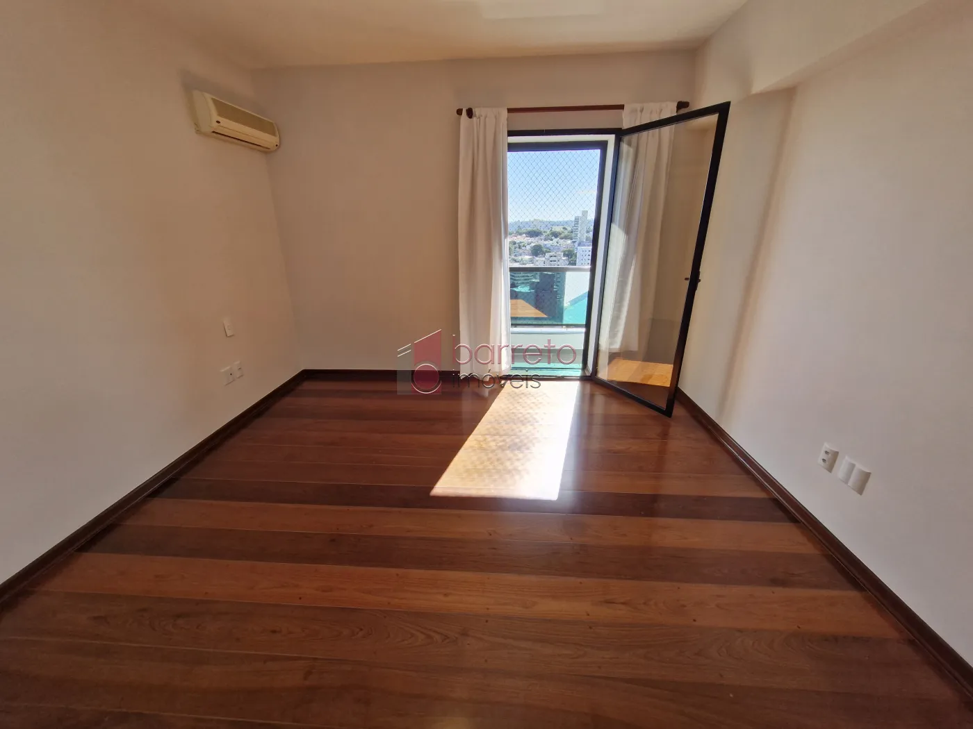 APARTAMENTO PARA LOCAÇÃO NO CONDOMÍNIO TOUR DE VERSAILLES – JUNDIAÍ/SP