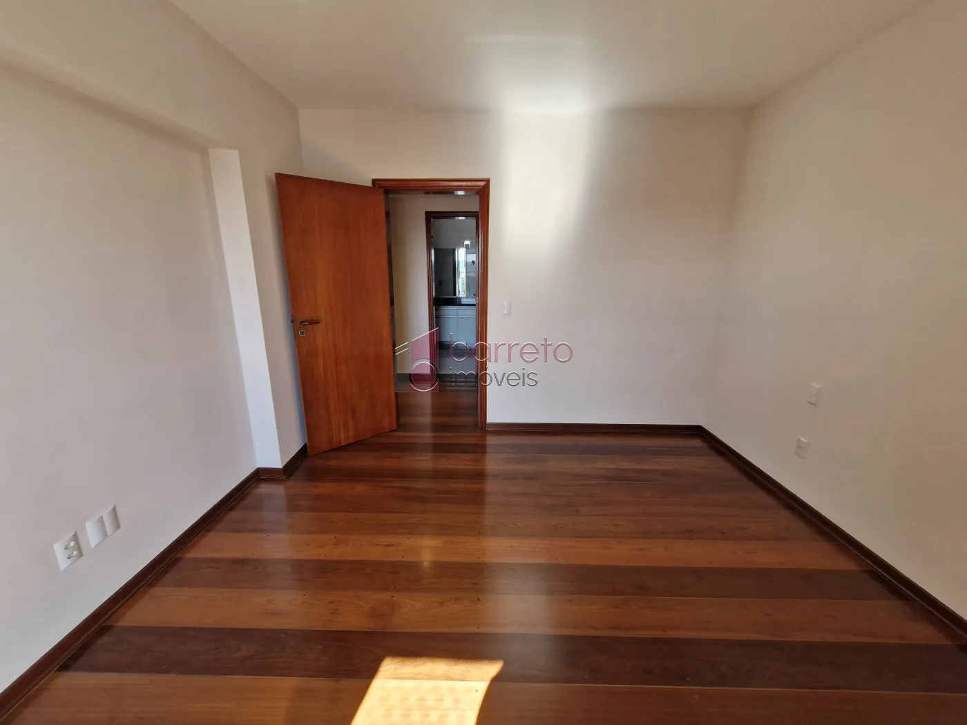 APARTAMENTO PARA LOCAÇÃO NO CONDOMÍNIO TOUR DE VERSAILLES – JUNDIAÍ/SP