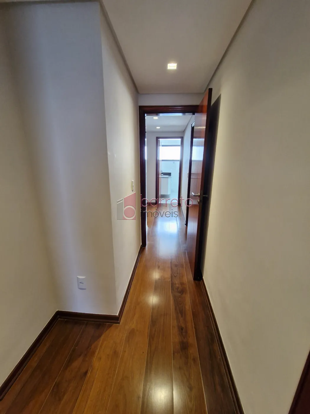 APARTAMENTO PARA LOCAÇÃO NO CONDOMÍNIO TOUR DE VERSAILLES – JUNDIAÍ/SP