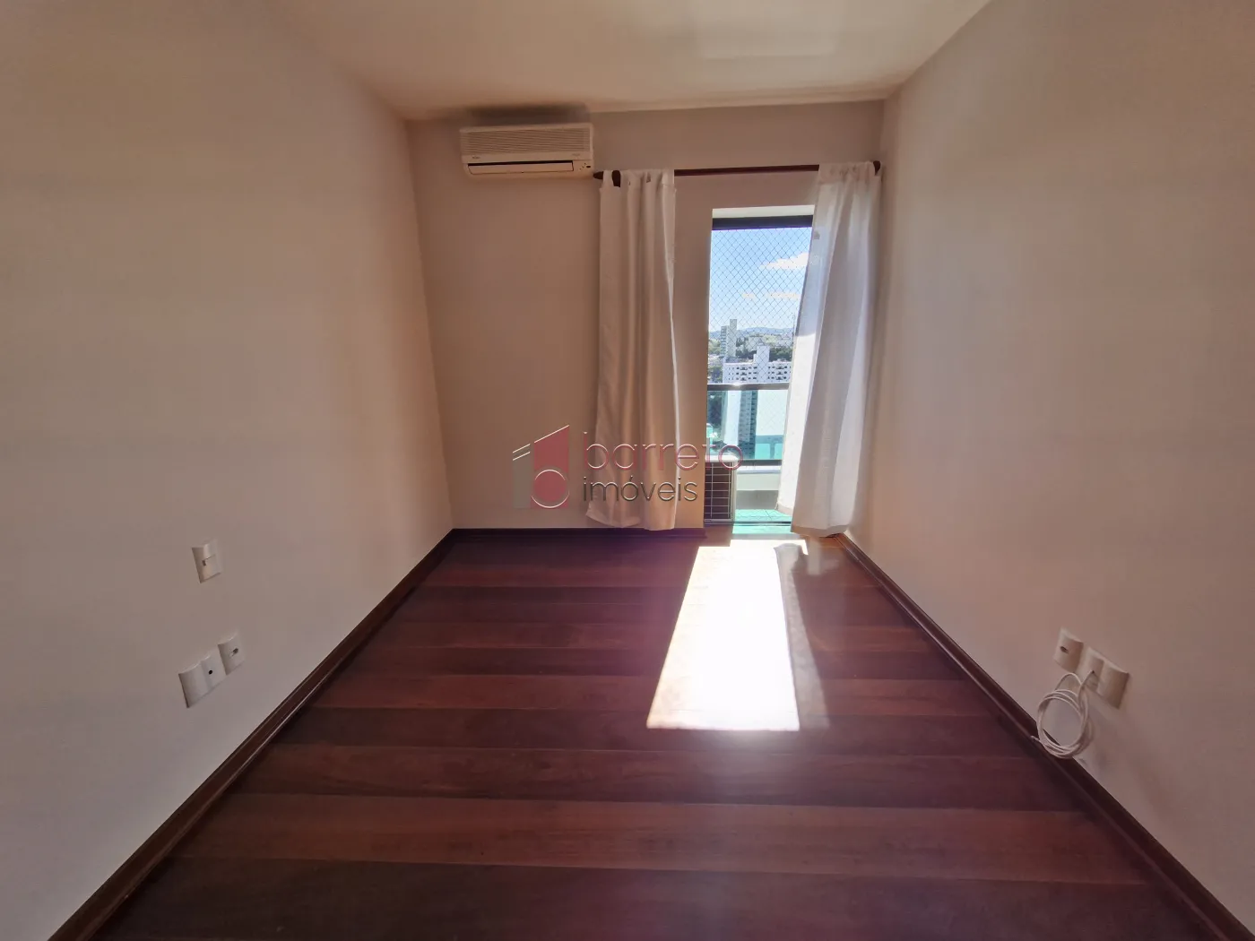 APARTAMENTO PARA LOCAÇÃO NO CONDOMÍNIO TOUR DE VERSAILLES – JUNDIAÍ/SP