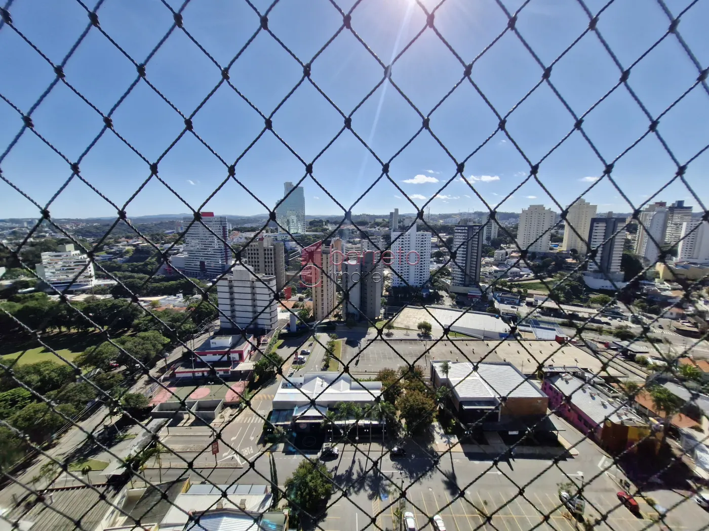 APARTAMENTO PARA LOCAÇÃO NO CONDOMÍNIO TOUR DE VERSAILLES – JUNDIAÍ/SP