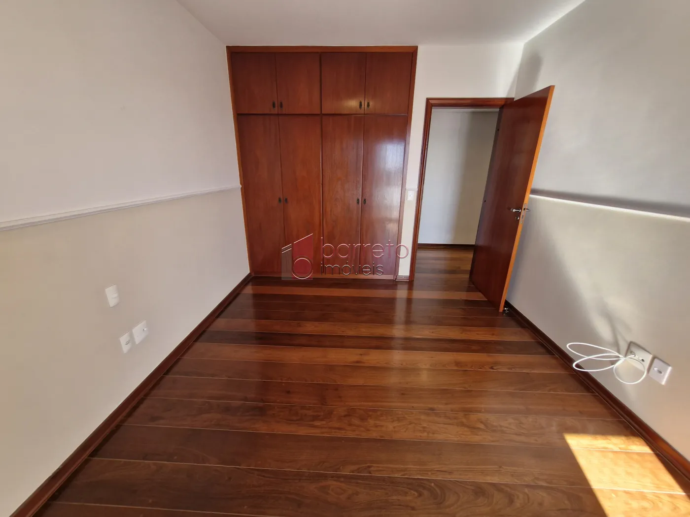 APARTAMENTO PARA LOCAÇÃO NO CONDOMÍNIO TOUR DE VERSAILLES – JUNDIAÍ/SP