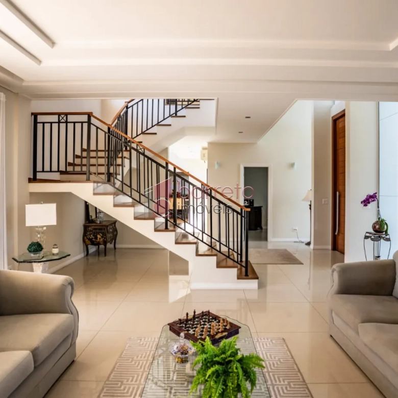 CASA ALTO PADRÃO À VENDA NO CONDOMÍNIO RESERVA DA SERRA EM JUNDIAÍ/SP