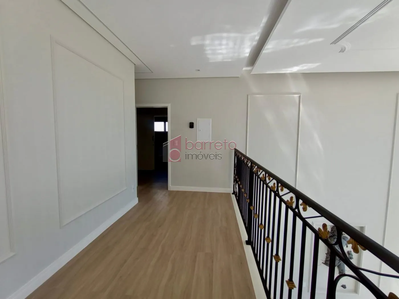 CASA À VENDA NO CONDOMÍNIO PARQUE DAS CAMÉLIAS – MEDEIROS – JUNDIAÍ/SP