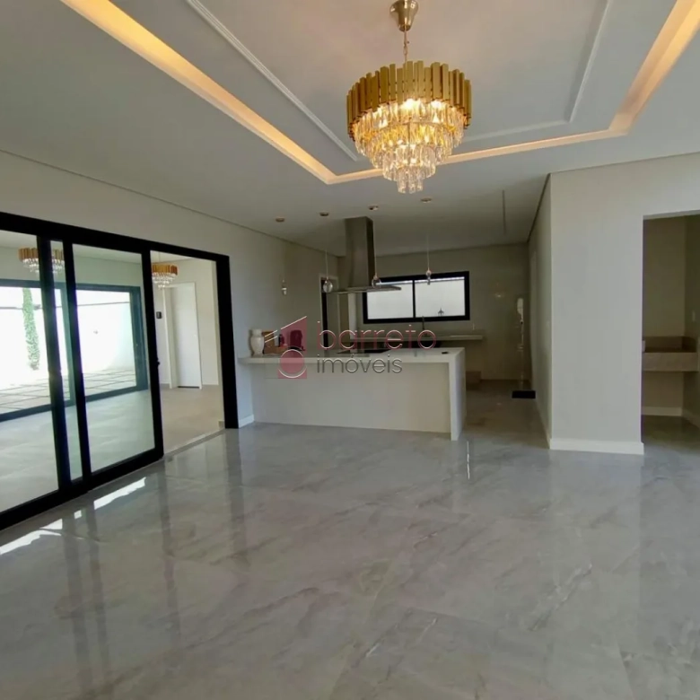 CASA À VENDA NO CONDOMÍNIO PARQUE DAS CAMÉLIAS – MEDEIROS – JUNDIAÍ/SP