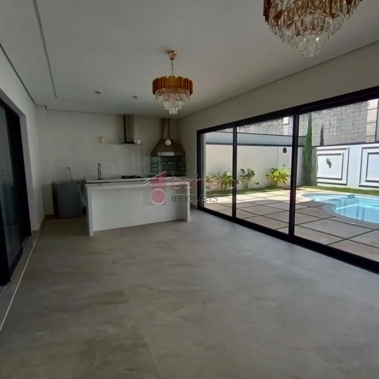 CASA À VENDA NO CONDOMÍNIO PARQUE DAS CAMÉLIAS – MEDEIROS – JUNDIAÍ/SP