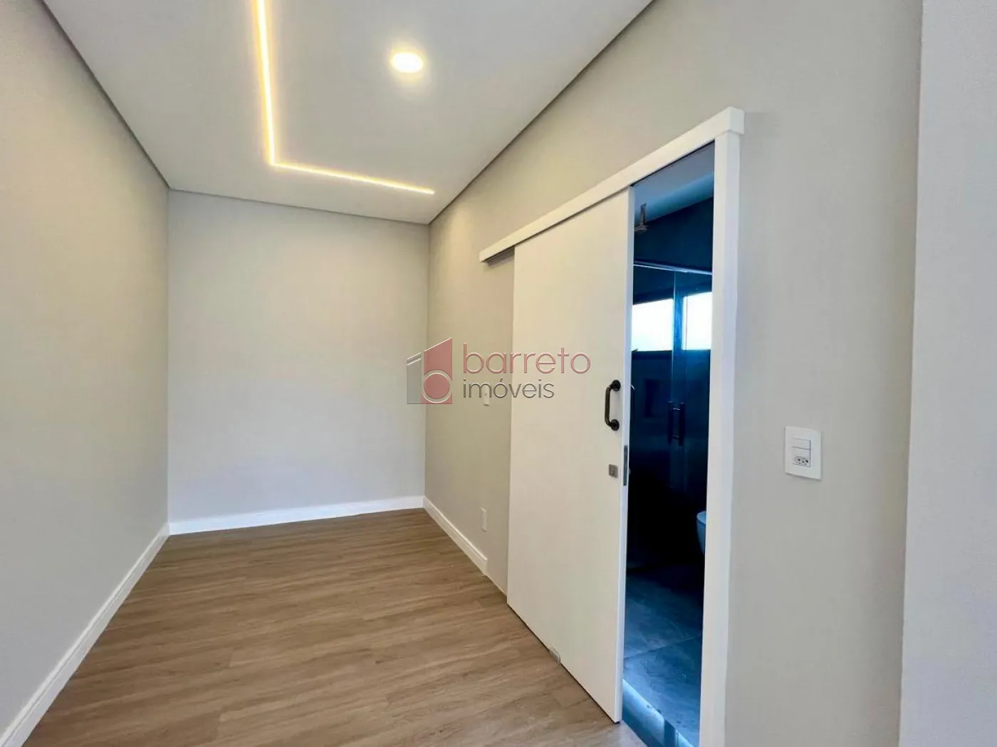 CASA À VENDA NO CONDOMÍNIO PARQUE DAS CAMÉLIAS – MEDEIROS – JUNDIAÍ/SP