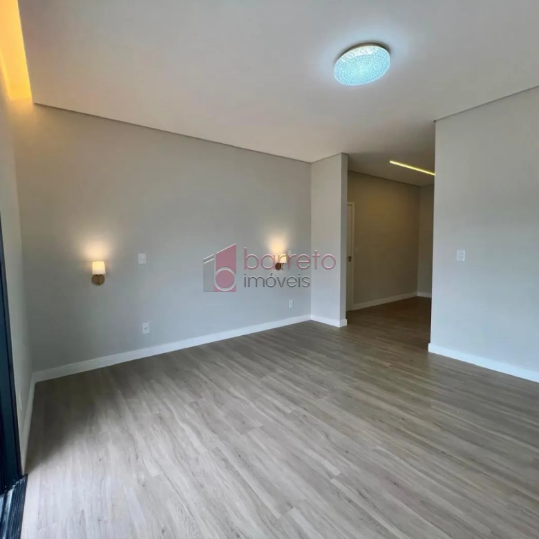 CASA À VENDA NO CONDOMÍNIO PARQUE DAS CAMÉLIAS – MEDEIROS – JUNDIAÍ/SP