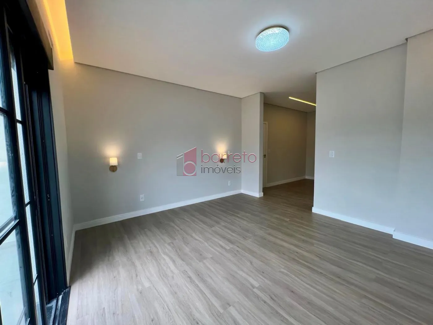 CASA À VENDA NO CONDOMÍNIO PARQUE DAS CAMÉLIAS – MEDEIROS – JUNDIAÍ/SP