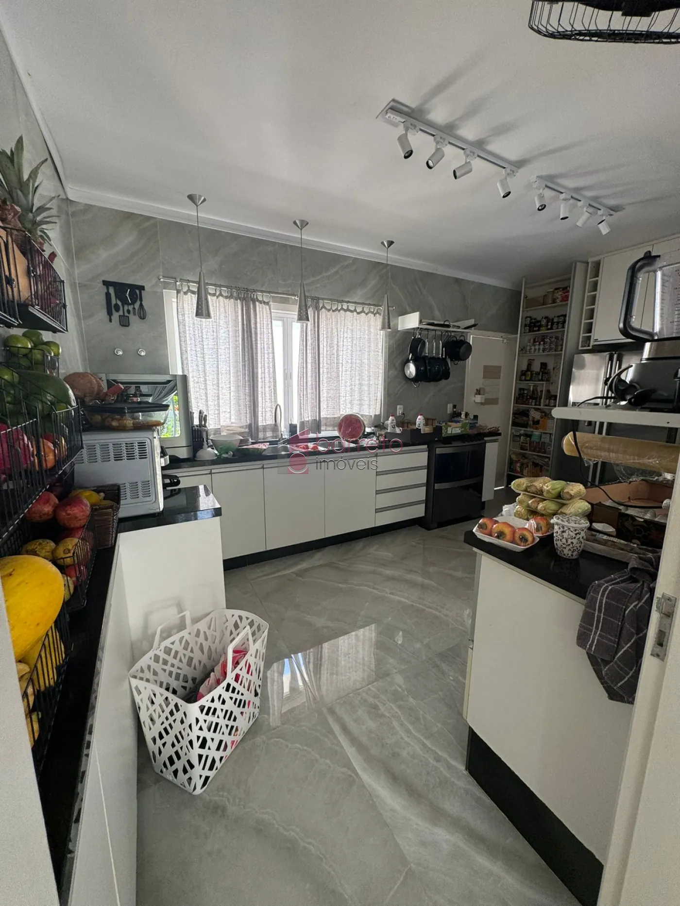 CASA À VENDA NO CONDOMÍNIO PORTAL DO PARAÍSO 2 EM JUNDIAÍ/SP