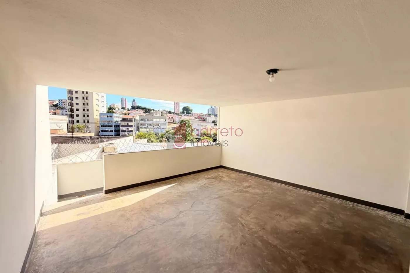 CASA À VENDA NO BAIRRO BELA VISTA EM JUNDIAÍ/SP