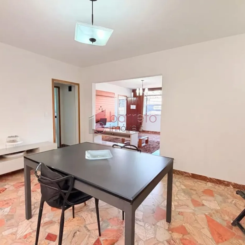 CASA À VENDA NO BAIRRO BELA VISTA EM JUNDIAÍ/SP