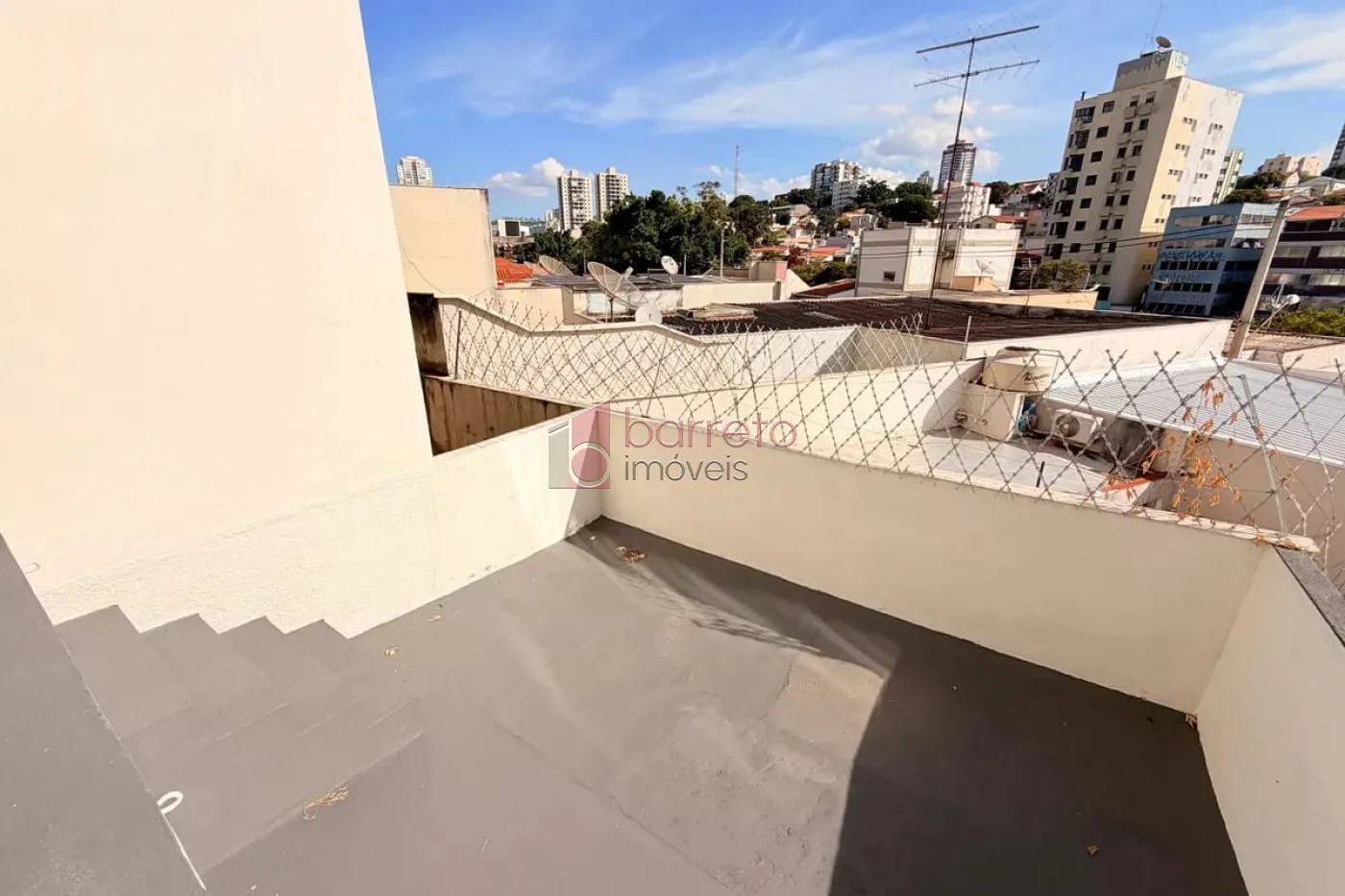 CASA À VENDA NO BAIRRO BELA VISTA EM JUNDIAÍ/SP