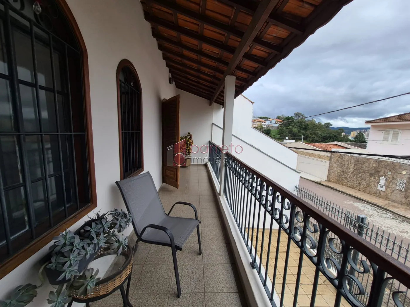 CASA COM  03 DORMITÓRIOS À VENDA NO BAIRRO JARDIM DA FONTE EM JUNDIAÍ/SP