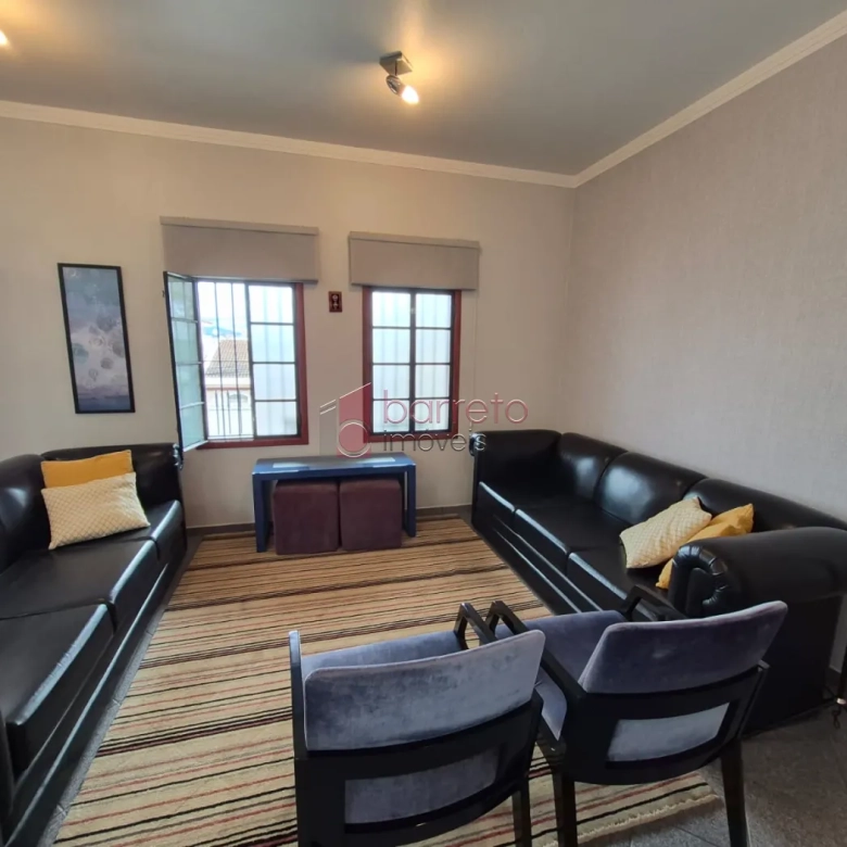 CASA COM  03 DORMITÓRIOS À VENDA NO BAIRRO JARDIM DA FONTE EM JUNDIAÍ/SP