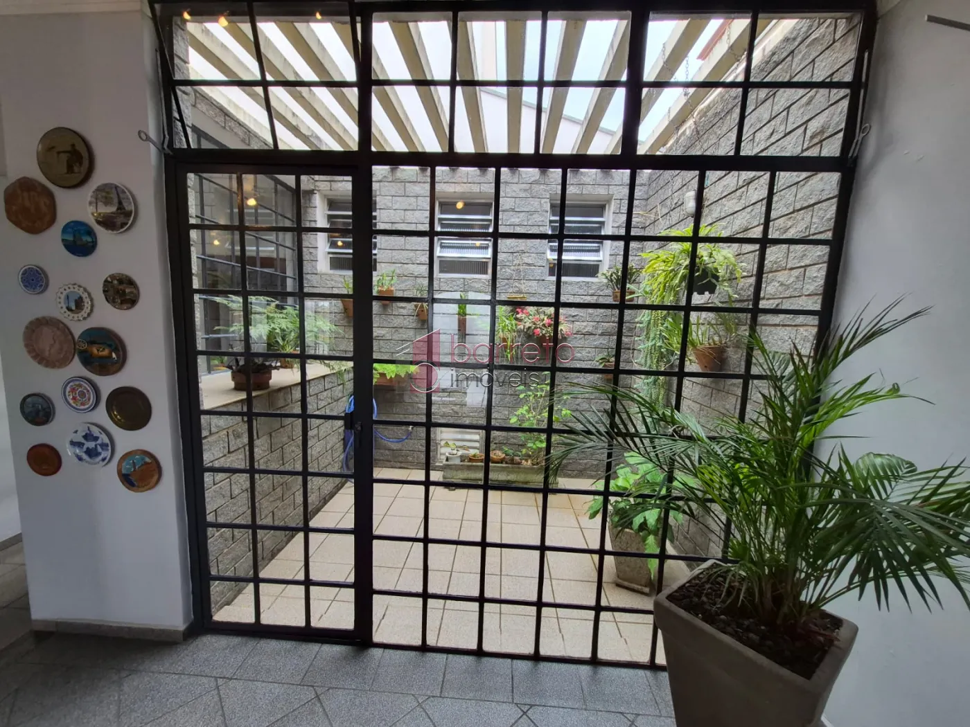 CASA COM  03 DORMITÓRIOS À VENDA NO BAIRRO JARDIM DA FONTE EM JUNDIAÍ/SP
