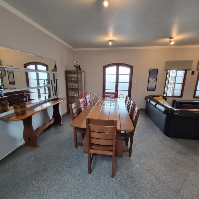 CASA COM  03 DORMITÓRIOS À VENDA NO BAIRRO JARDIM DA FONTE EM JUNDIAÍ/SP