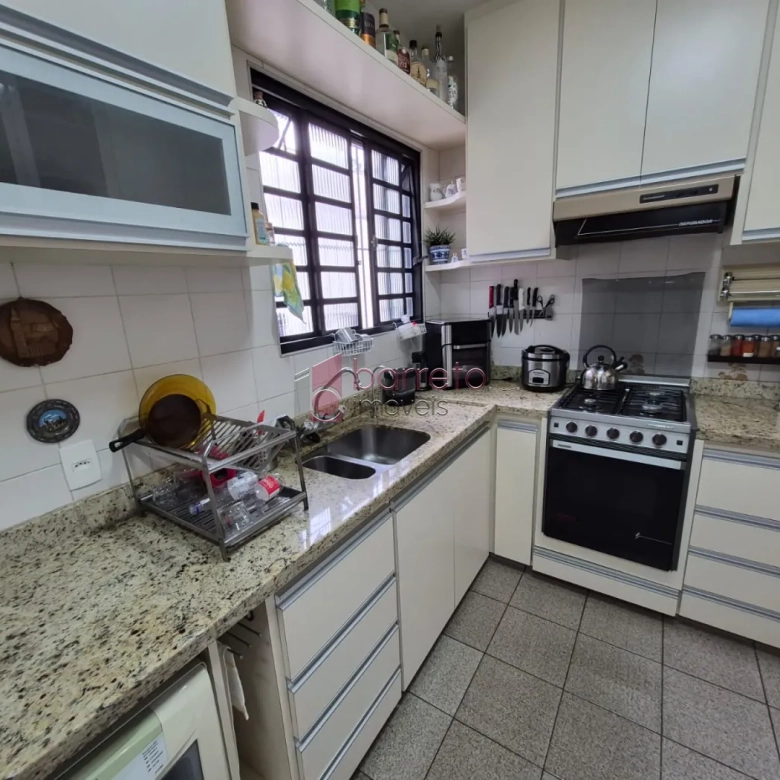 CASA COM  03 DORMITÓRIOS À VENDA NO BAIRRO JARDIM DA FONTE EM JUNDIAÍ/SP