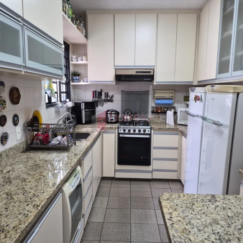 CASA COM  03 DORMITÓRIOS À VENDA NO BAIRRO JARDIM DA FONTE EM JUNDIAÍ/SP