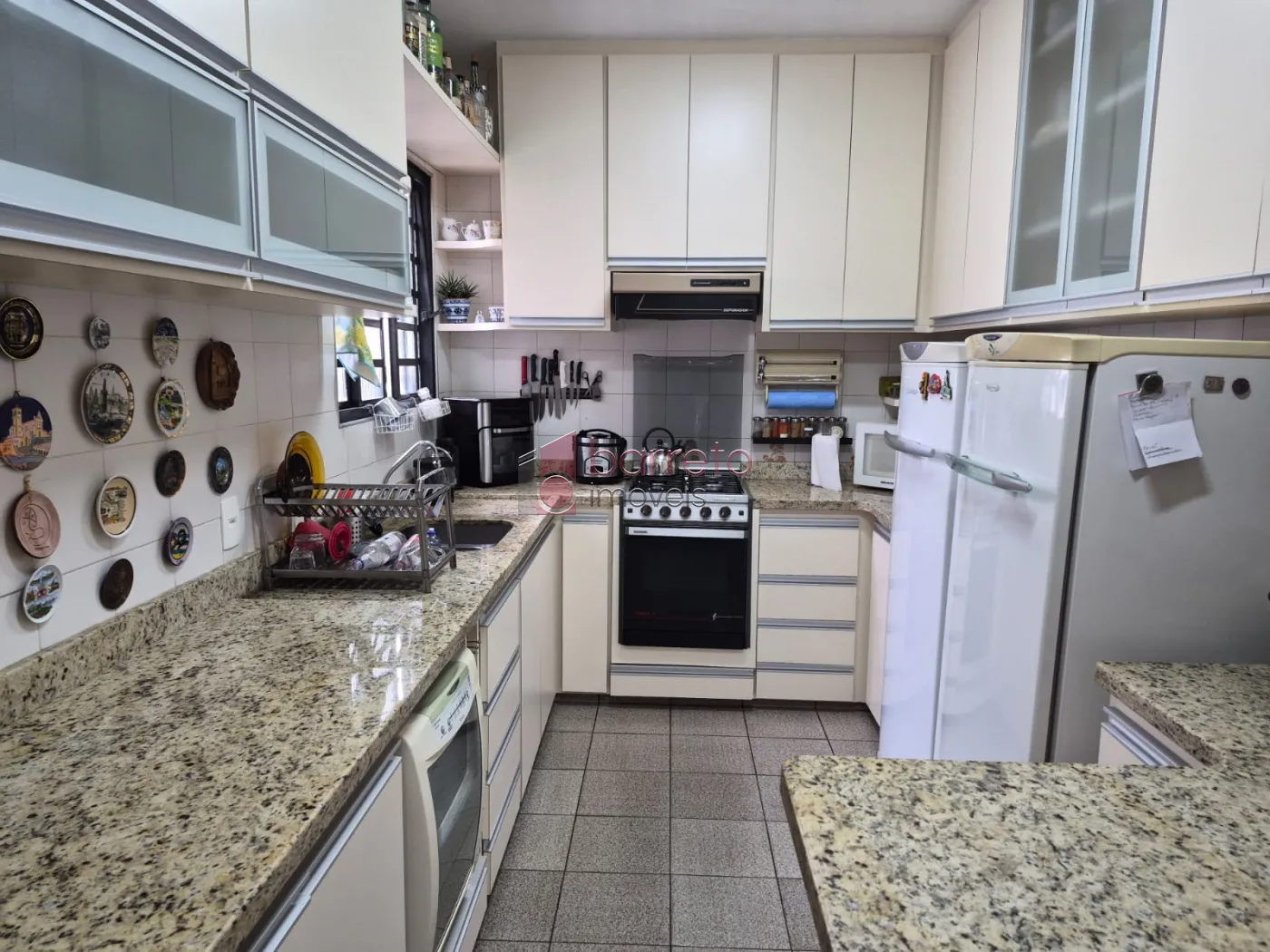 CASA COM  03 DORMITÓRIOS À VENDA NO BAIRRO JARDIM DA FONTE EM JUNDIAÍ/SP