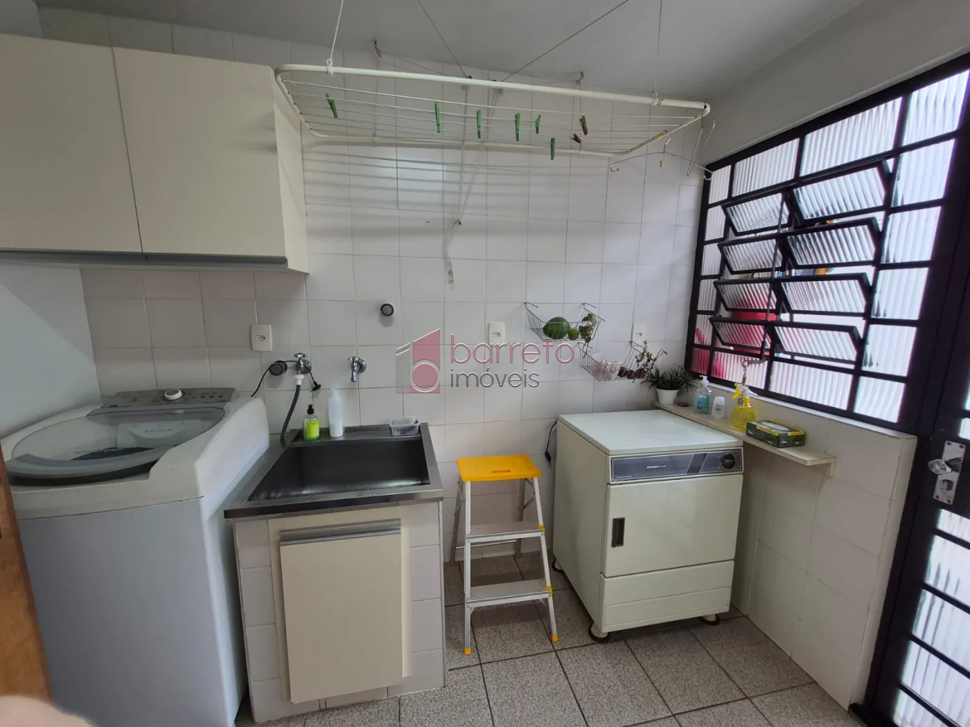 CASA COM  03 DORMITÓRIOS À VENDA NO BAIRRO JARDIM DA FONTE EM JUNDIAÍ/SP