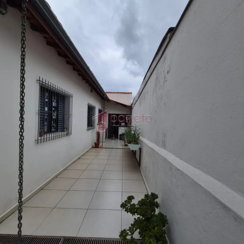 CASA COM  03 DORMITÓRIOS À VENDA NO BAIRRO JARDIM DA FONTE EM JUNDIAÍ/SP