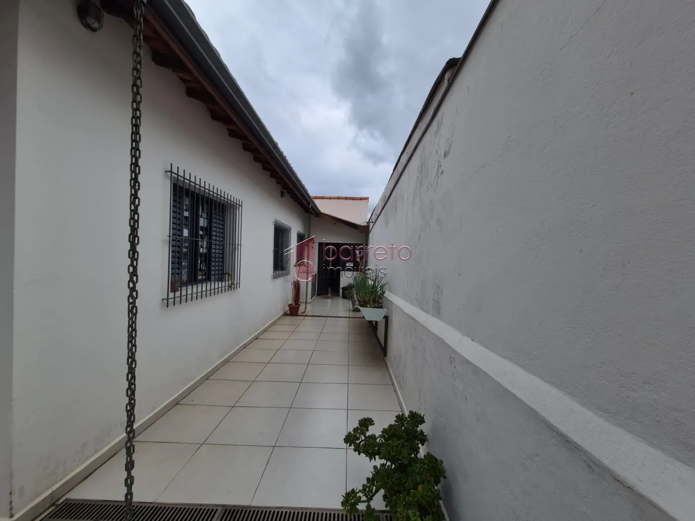 CASA COM  03 DORMITÓRIOS À VENDA NO BAIRRO JARDIM DA FONTE EM JUNDIAÍ/SP