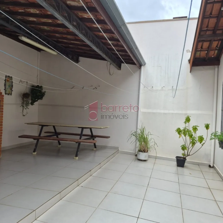CASA COM  03 DORMITÓRIOS À VENDA NO BAIRRO JARDIM DA FONTE EM JUNDIAÍ/SP
