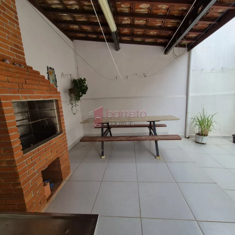 CASA COM  03 DORMITÓRIOS À VENDA NO BAIRRO JARDIM DA FONTE EM JUNDIAÍ/SP