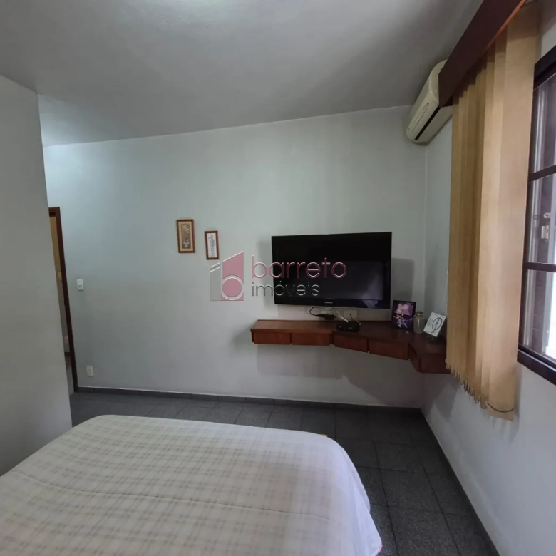 CASA COM  03 DORMITÓRIOS À VENDA NO BAIRRO JARDIM DA FONTE EM JUNDIAÍ/SP