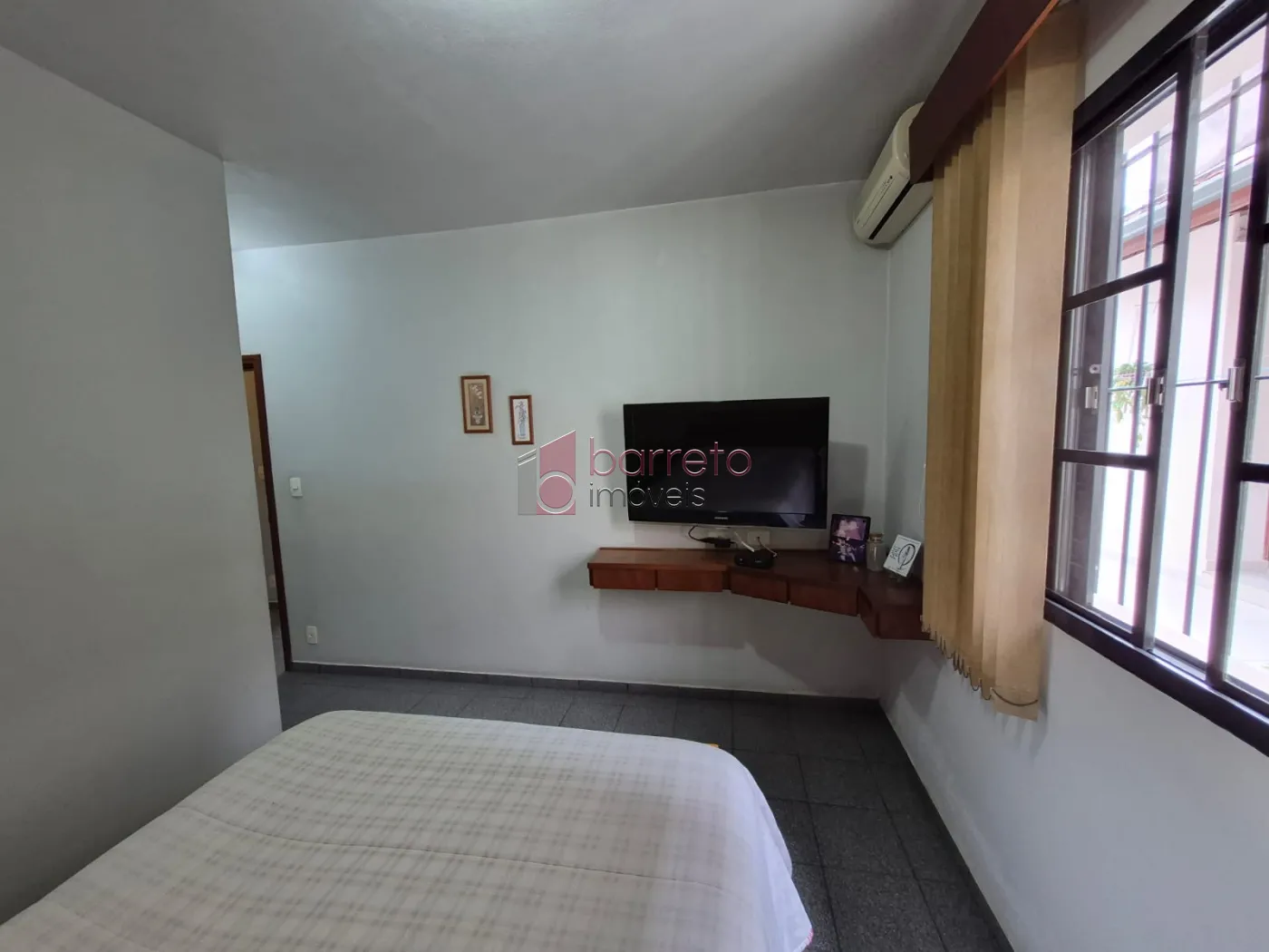 CASA COM  03 DORMITÓRIOS À VENDA NO BAIRRO JARDIM DA FONTE EM JUNDIAÍ/SP