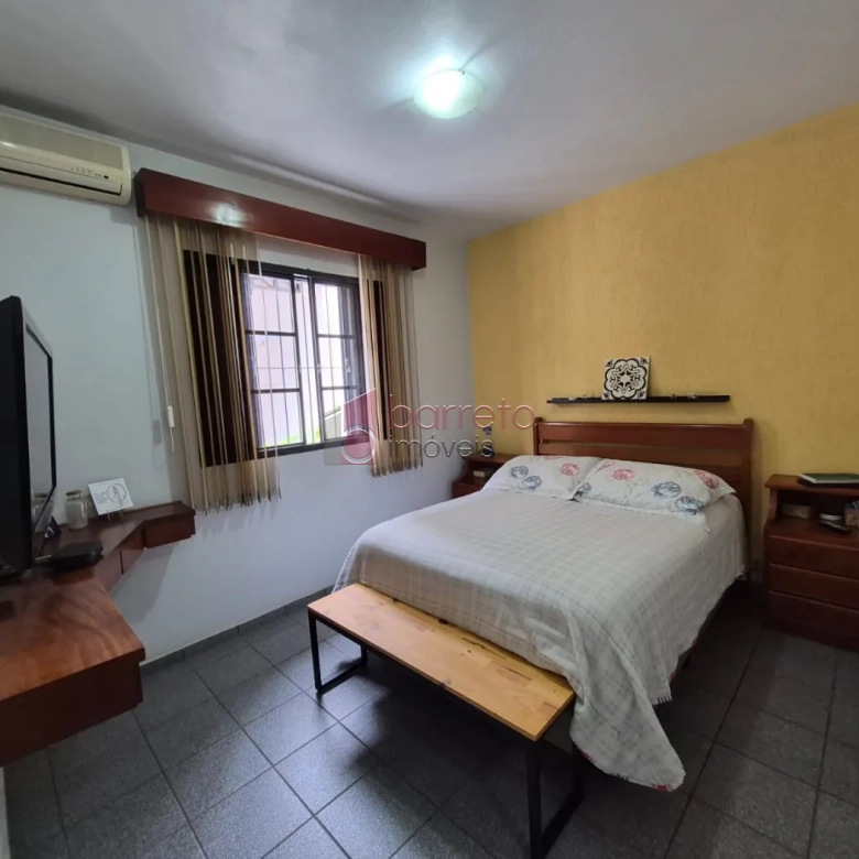 CASA COM  03 DORMITÓRIOS À VENDA NO BAIRRO JARDIM DA FONTE EM JUNDIAÍ/SP